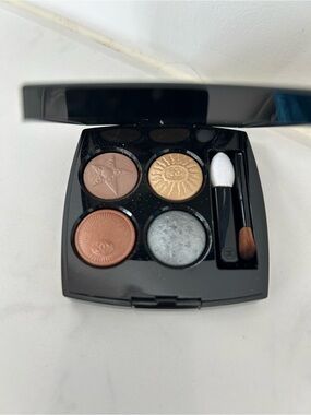 CHANEL Quad Eyeshadow -229 Boutons Stellaire Limited Edition
